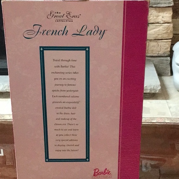 The great Eras Collection Barbie as a French lady - Picture 5 of 6